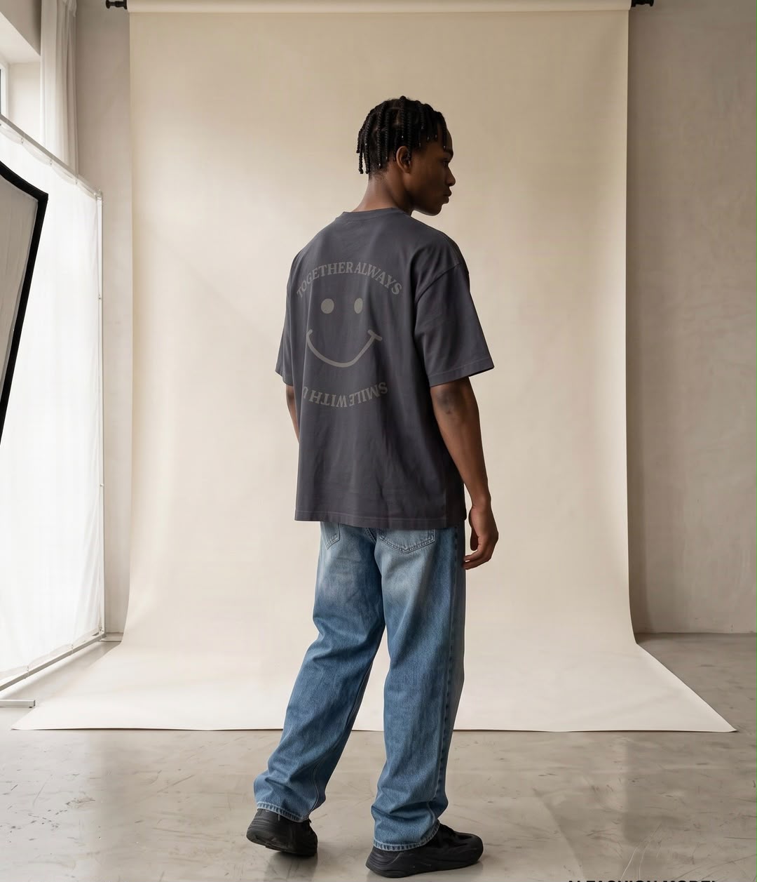 BOXY TEE — SMILE Essential